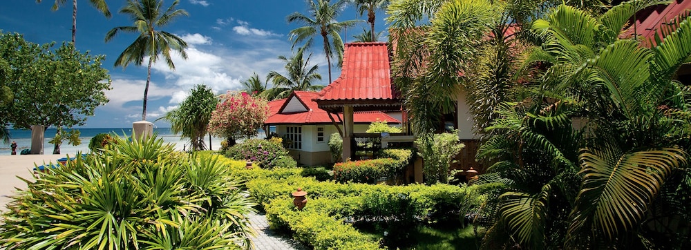 Superior Poolside or Seaside Cottage - Photo 6