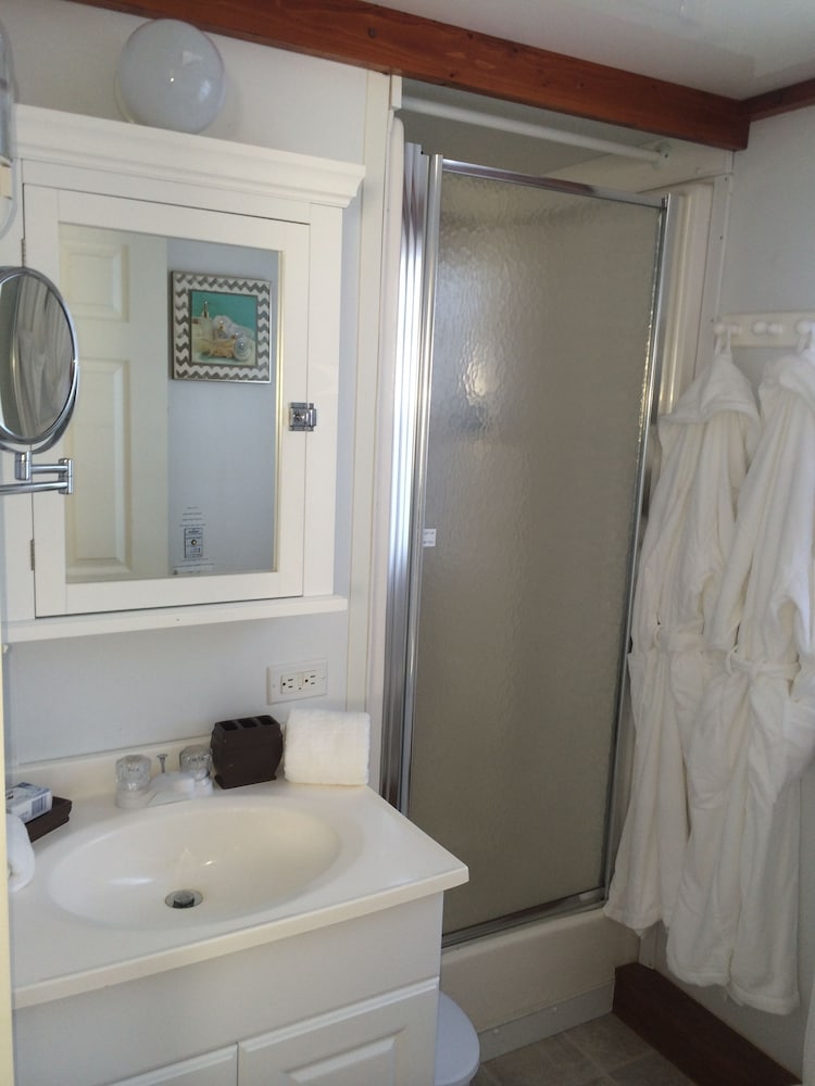 Sand Dollar: Aqua Lodge, 1 Bedroom, Bay View, photo 6