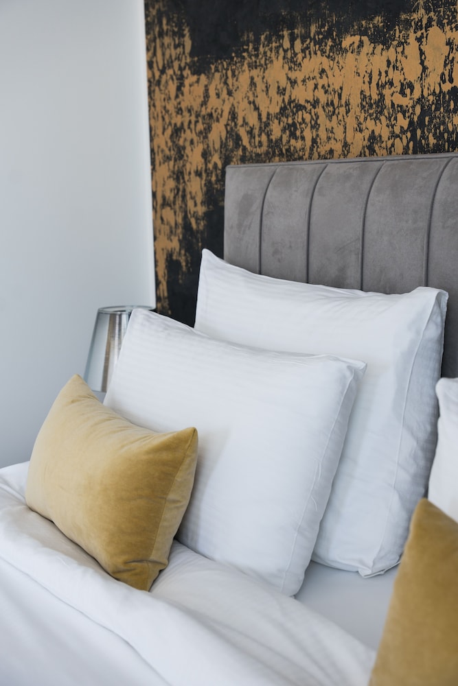 Executive Double Room, Balcony, City View - Photo 4