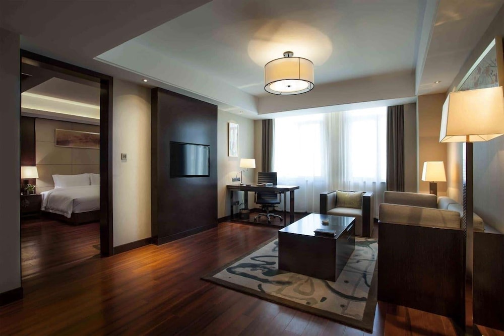 Suite, 1 King Bed, Non Smoking