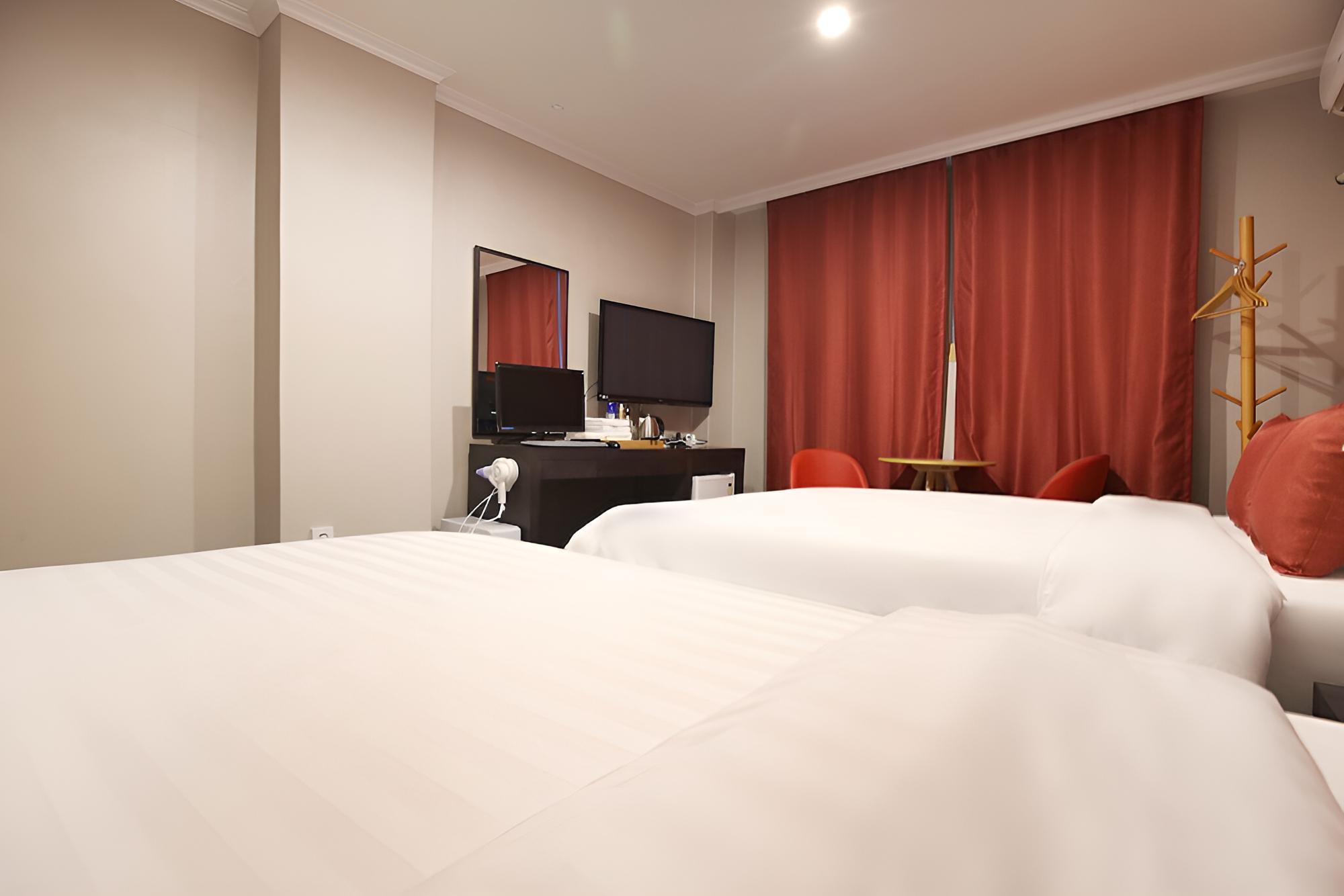 Room (Twin) - Photo 2