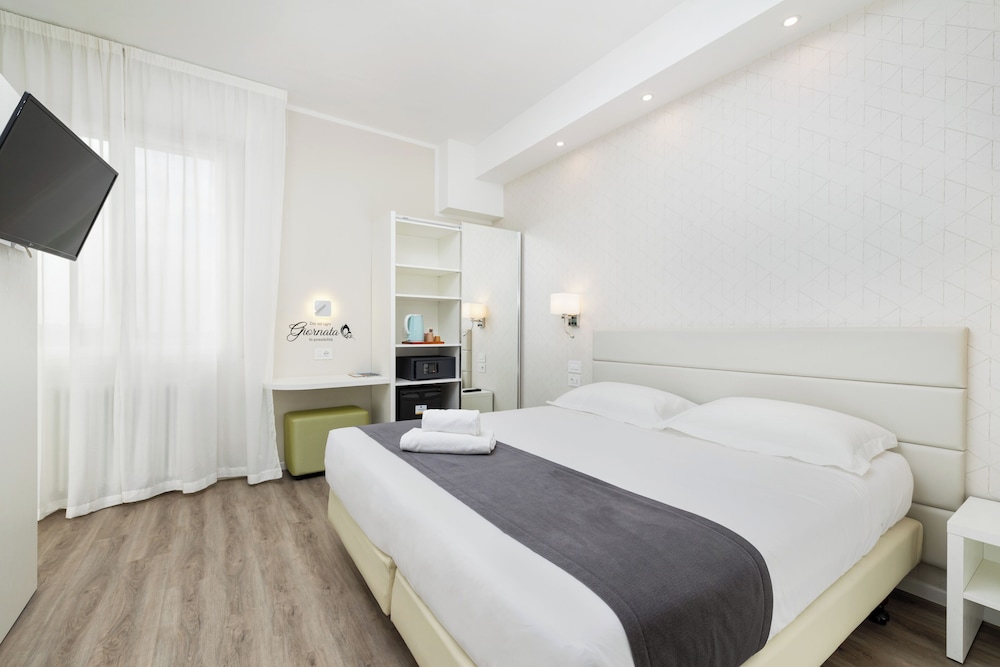 Double Room - Photo 4