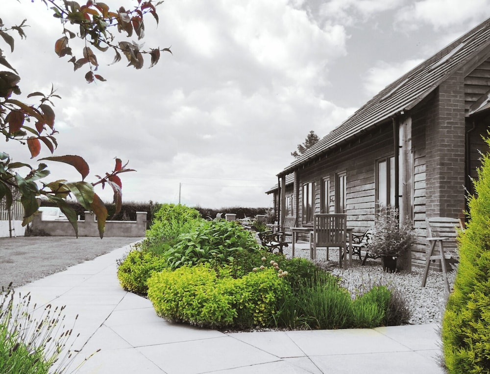 Superior Cottage, Multiple Beds, Garden View (Thrupp) photo 3