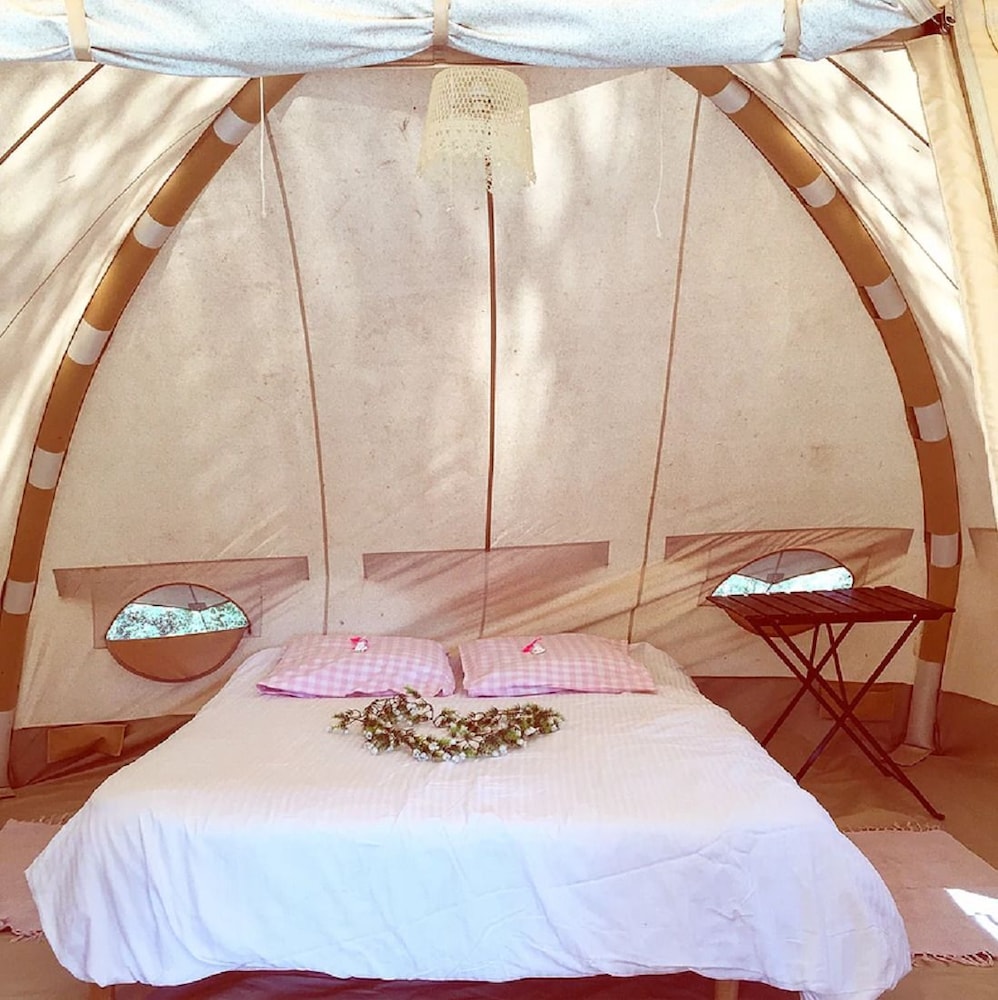 Tent (Grenache) photo 1
