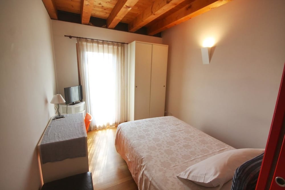 Single Room (3) photo 1