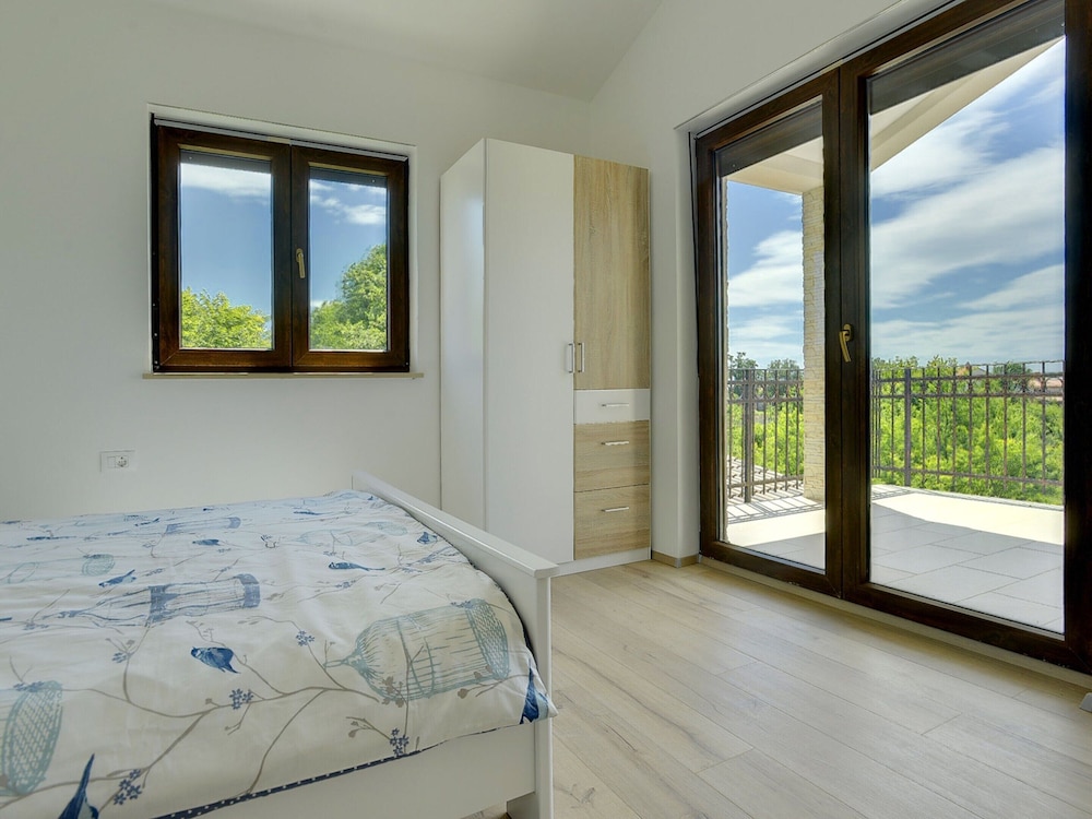 Villa photo 3