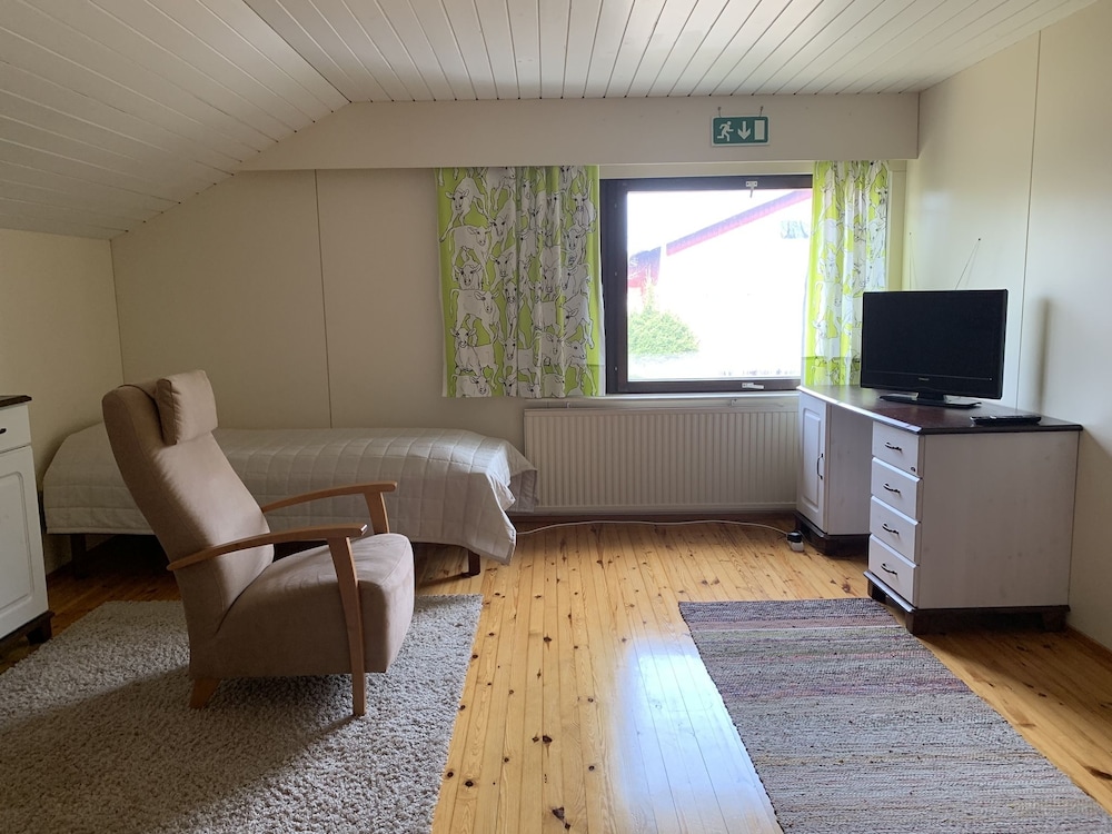 Quadruple Room With Shared Bathroom - Main Building photo 3