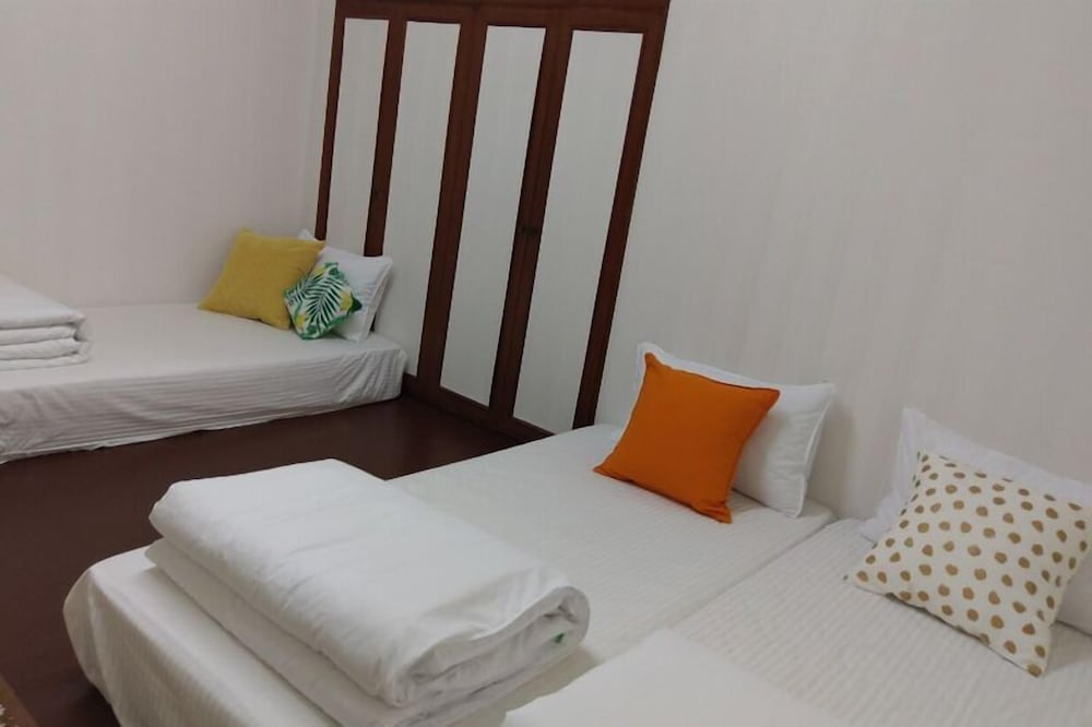 Economy Triple Room photo 1