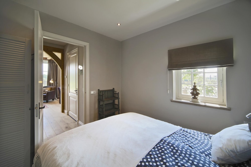 Suite, 1 Bedroom photo 2