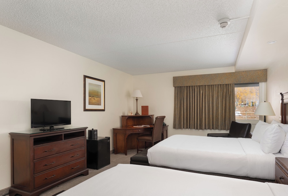 Standard Room, 2 Queen Beds, Valley View - Photo 6