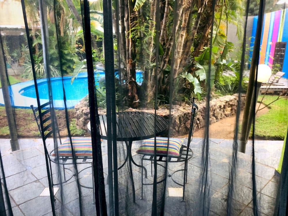 Standard Room, 2 Twin Beds, Pool Access, Pool View - Photo 7