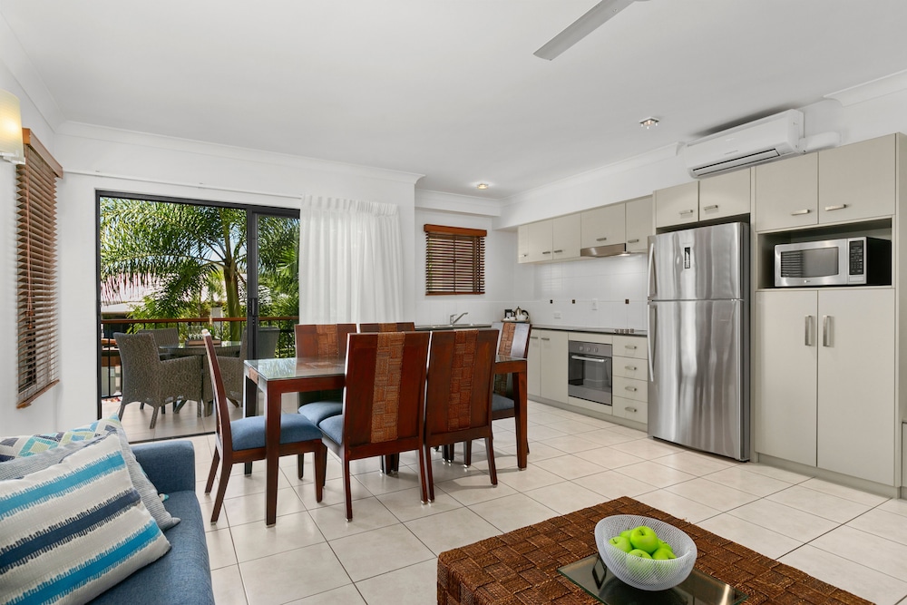 Standard Apartment, 3 Bedrooms photo 2