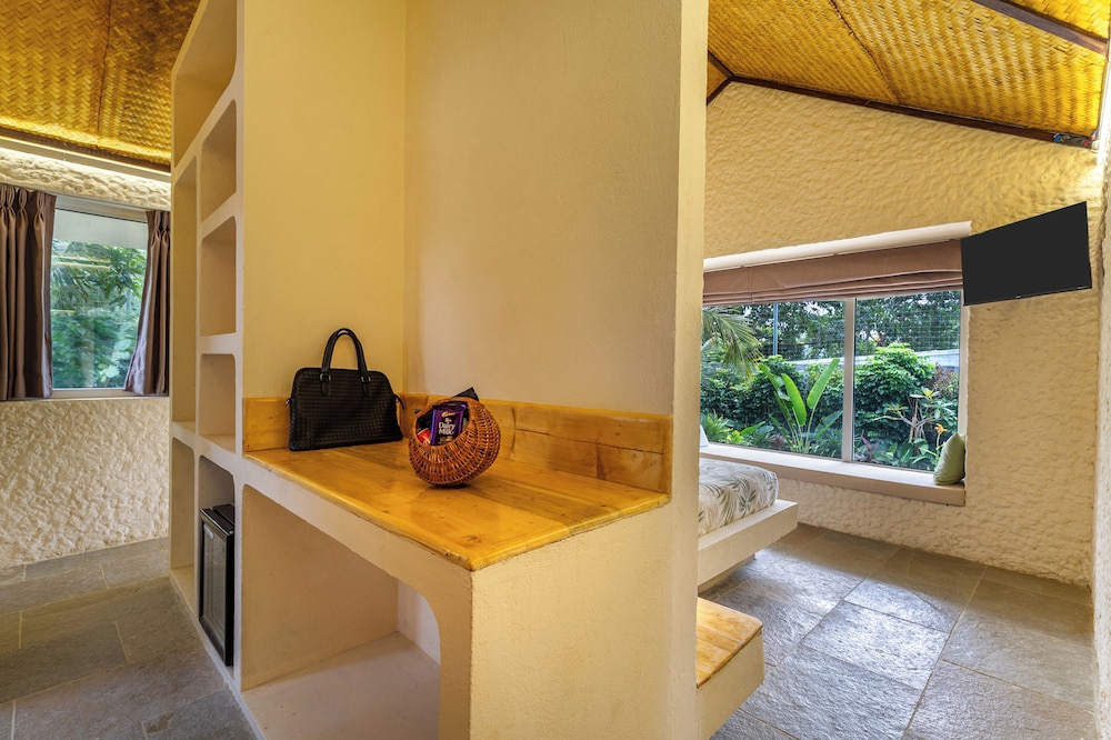 Deluxe Suite, Pool View