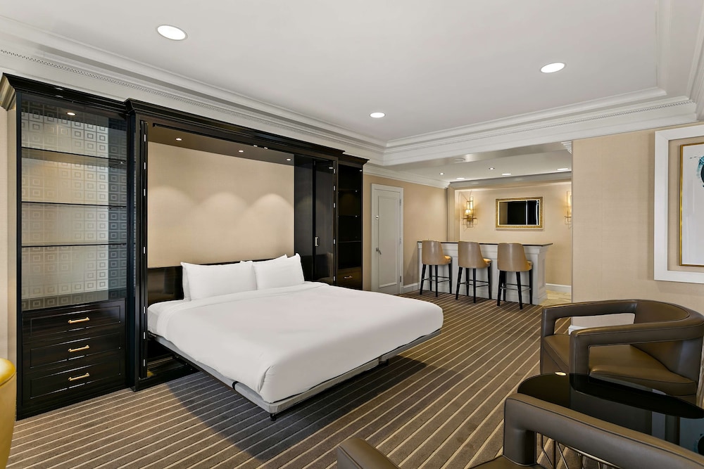 Presidential Suite, 1 Double Bed, Golf View photo 1