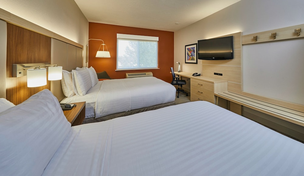 Suite, 2 Queen Beds - Photo 5
