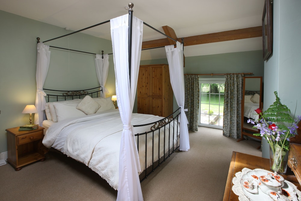 Premium Cottage, 2 Bedrooms, River View (Y Stabl)