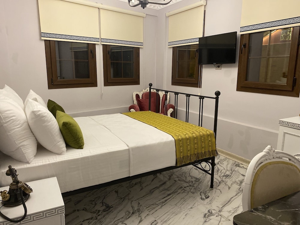 Standard Double Room - Photo 15