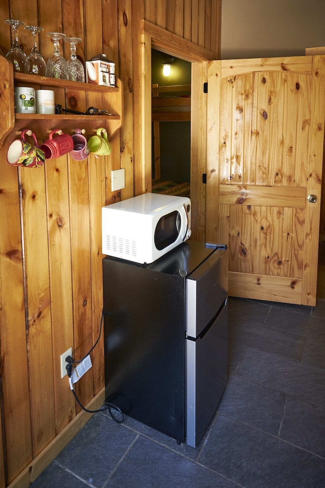 Room - Photo 6