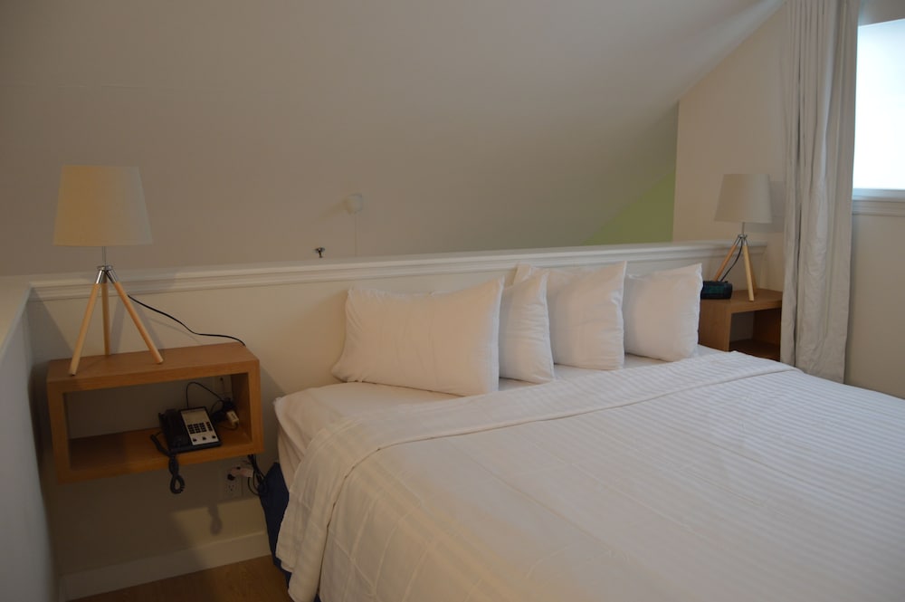 Junior Studio Suite, Roll-in Shower, Kitchen photo 2