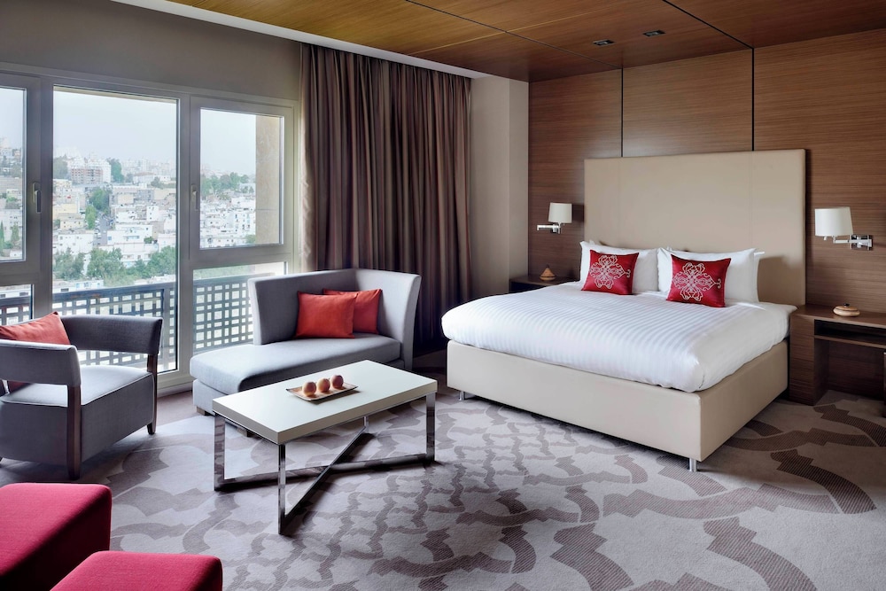 Executive Suite, 1 King Bed with Sofa bed, Smoking