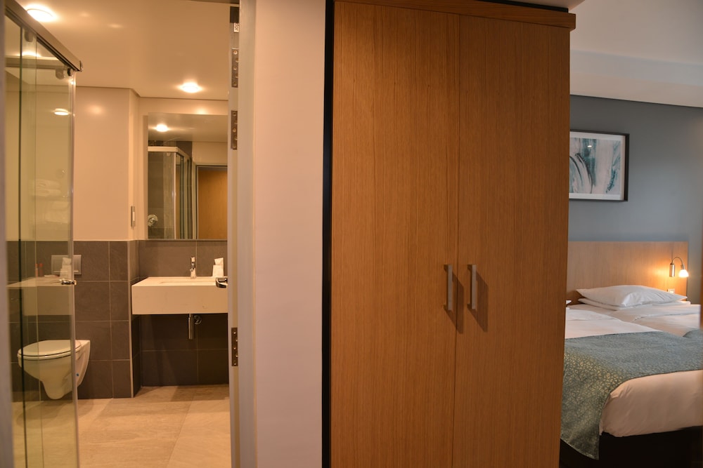 Twin Room, Non Smoking - Photo 1