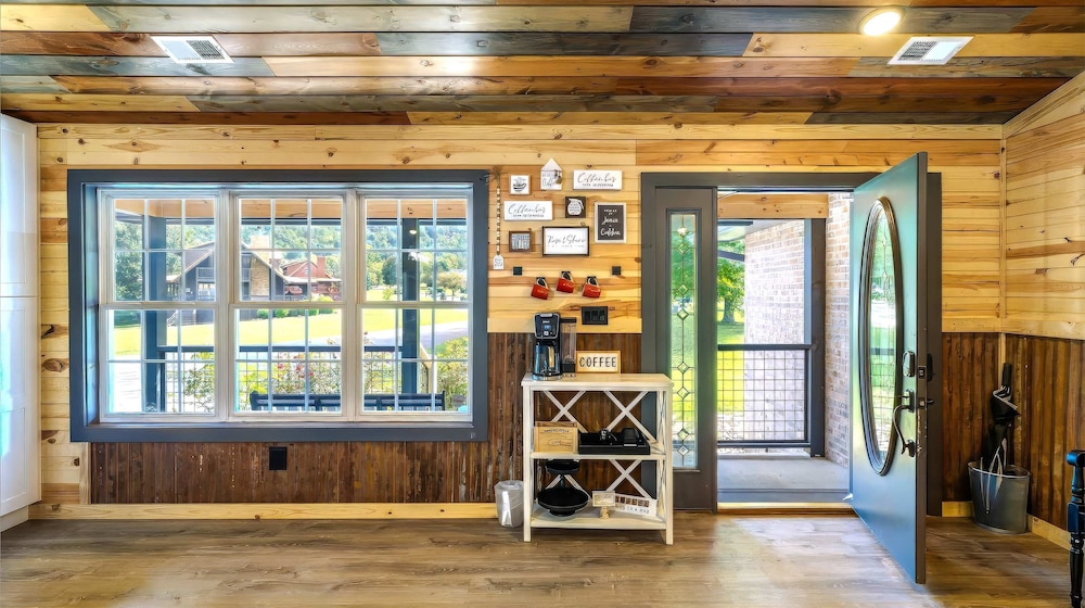 Luxury Poolside Cabin in Sevierville, Zdjęcie 30