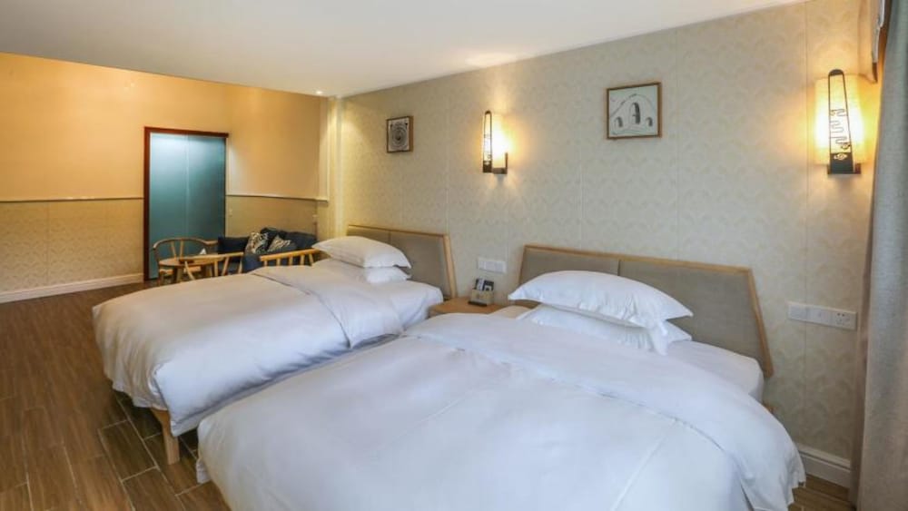 Classic Twin Room (Mainland Chinese Citizen Only) photo 2