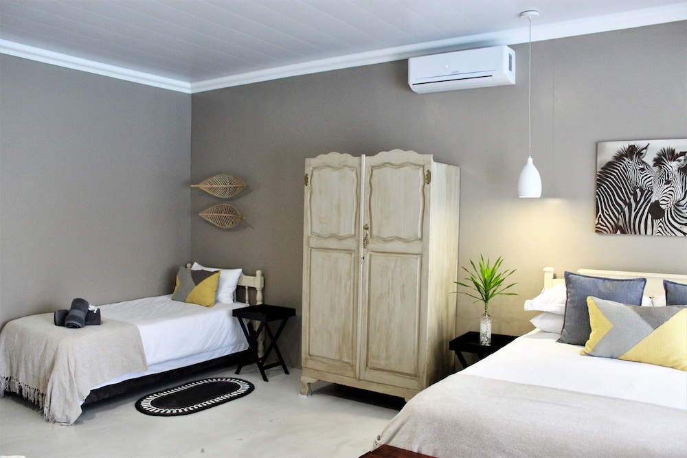Superior Double Room with Pool Access photo 2