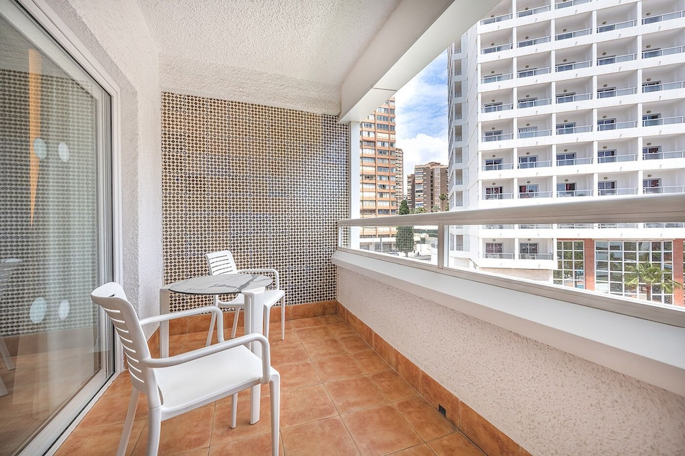 Triple Room, Terrace, City View (3 Adults)