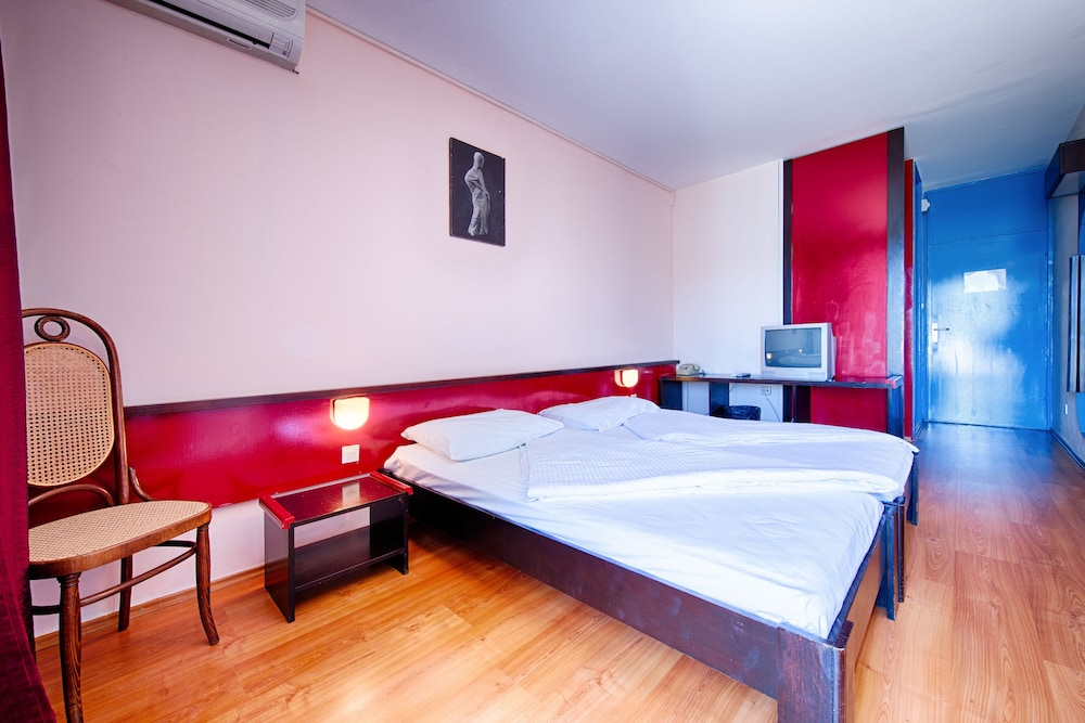 Economy Twin Room, Sea View