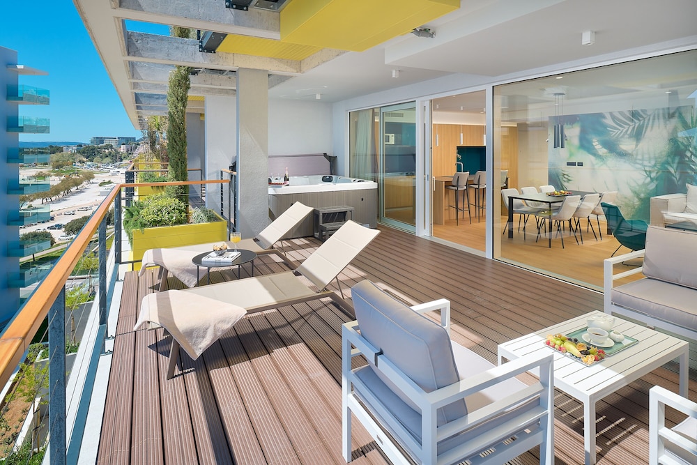 Luxury Apartment photo 2