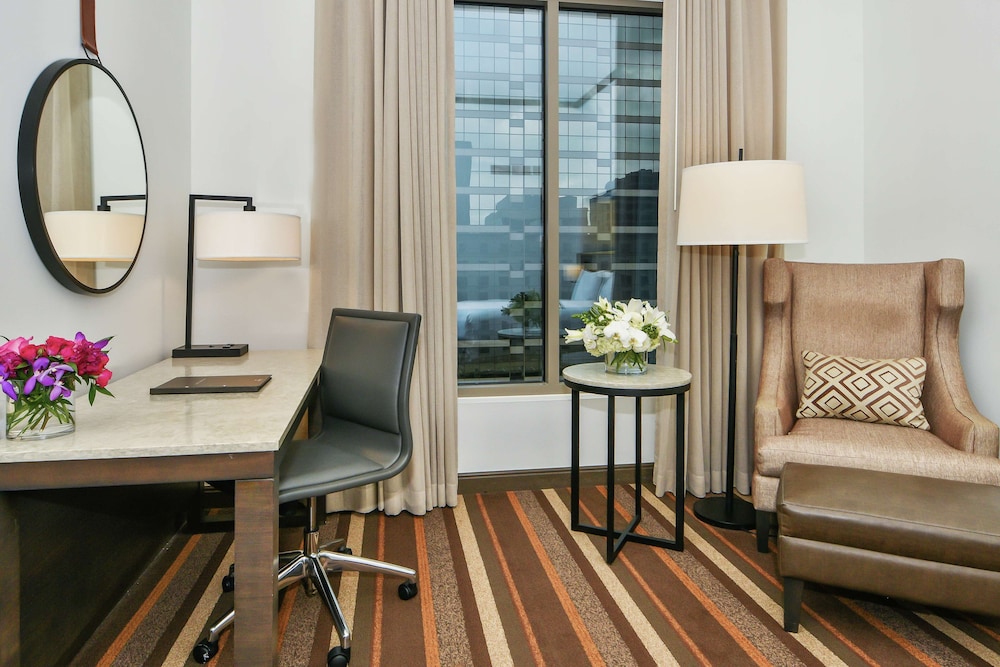 Junior Suite, 1 King Bed - Photo 4