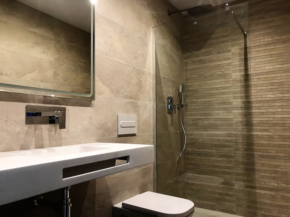 Apartment, Private Bathroom, City View - Photo 23