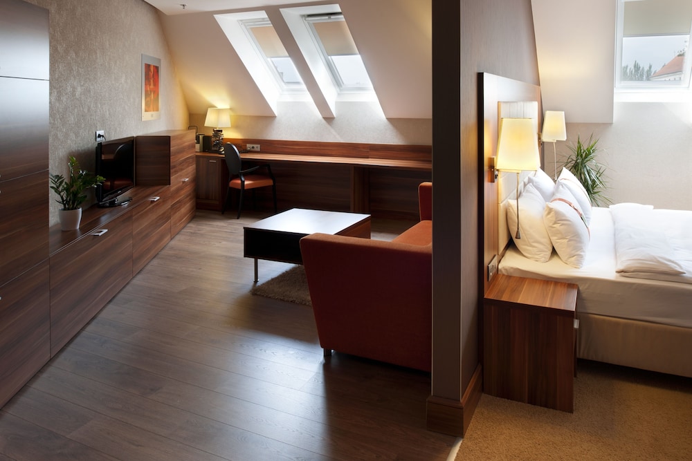 Suite, Multiple Beds (Additional Living Area) - Photo 1