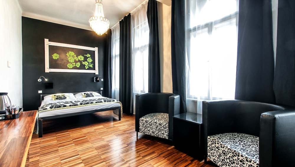 Double Room, 1 Queen Bed, Private Bathroom