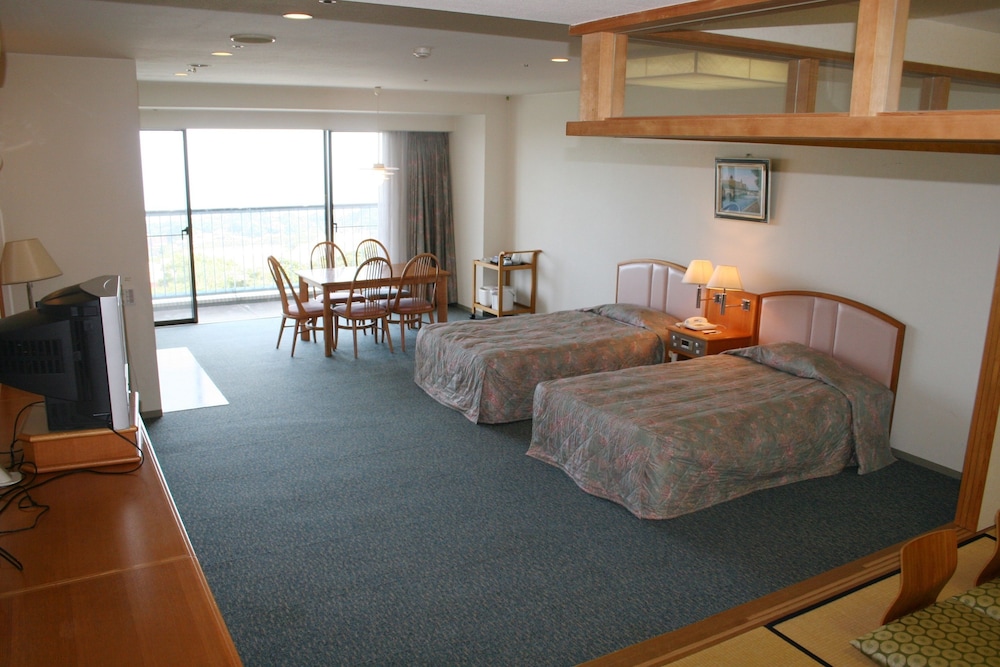 Ocean view Japanese-Western-Style Room (Non-smoking) photo 1