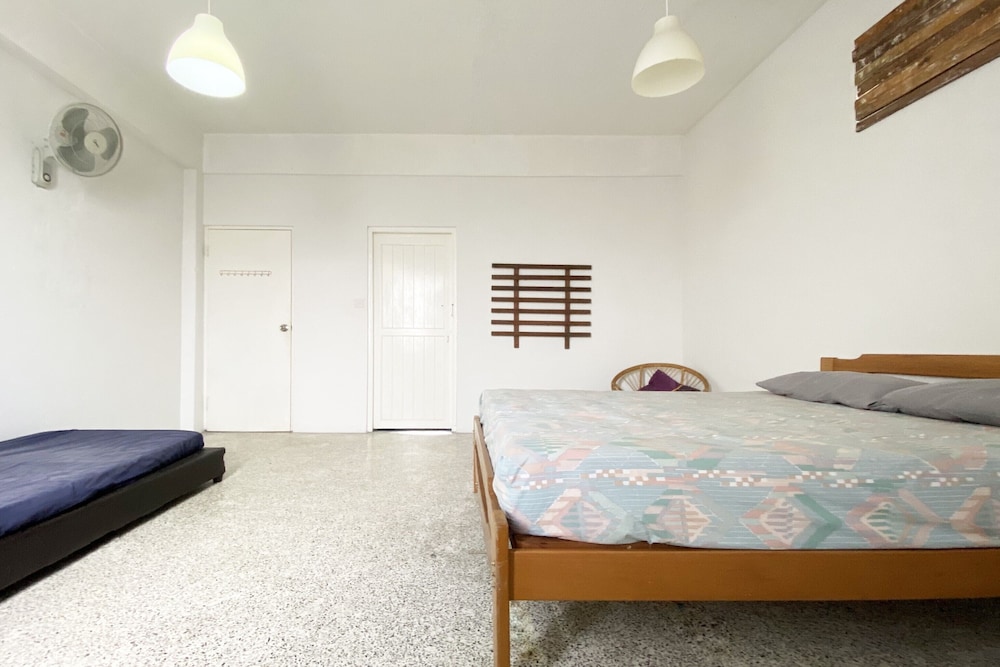Room, 2 Bedrooms