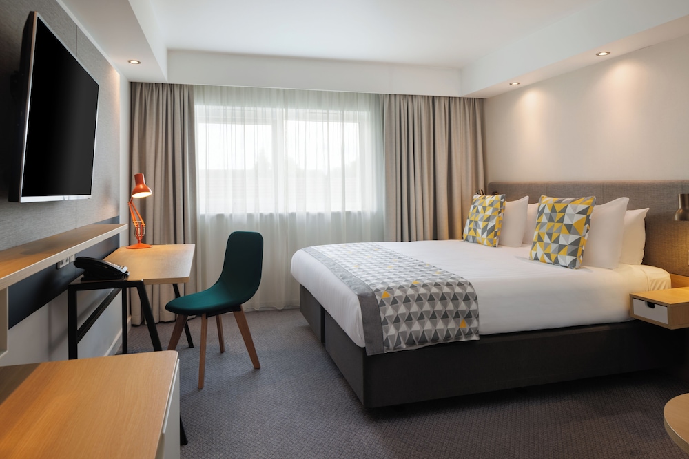 Premium Room, 1 King Bed - Photo 5