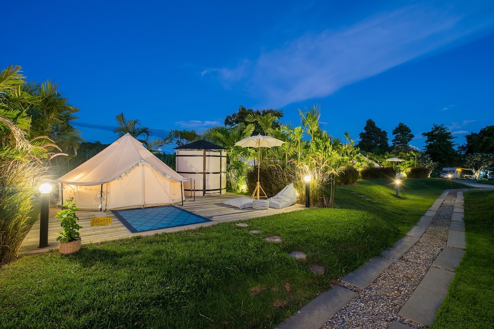 Bell Tent Pool View photo 3