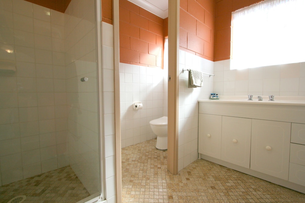 Family Apartment, 2 Bedrooms, Lake View, Lakeside (Unit 6) photo 2