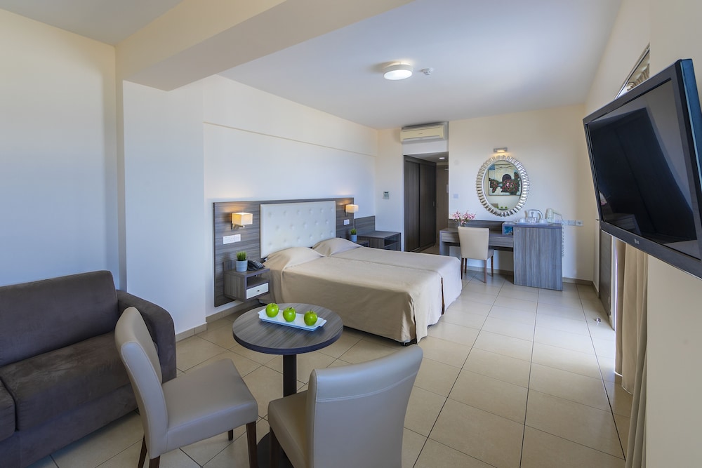 Standard Double Room, Hill View photo 2