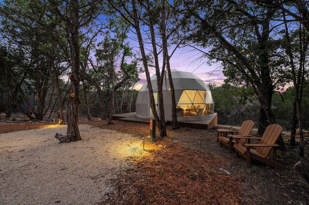 XL Geodome Suites photo 1