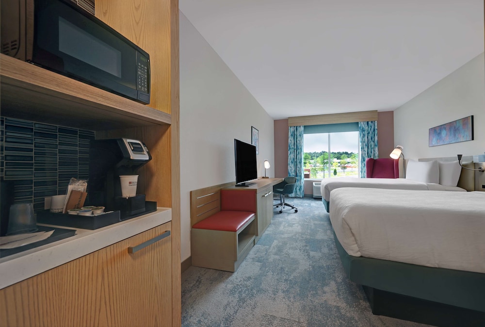 Room, 2 Queen Beds - Photo 1