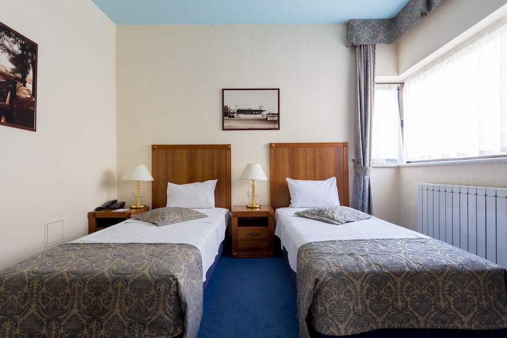 Standard Twin Room photo 2