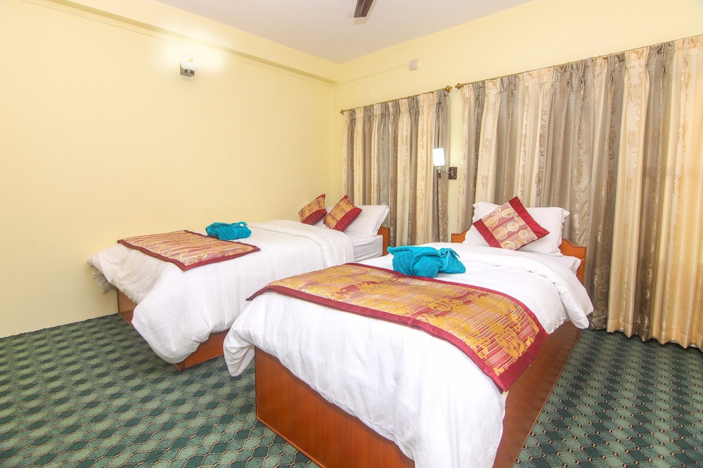 Deluxe Double or Twin Room, 1 Queen Bed, Private Bathroom, Mountain View