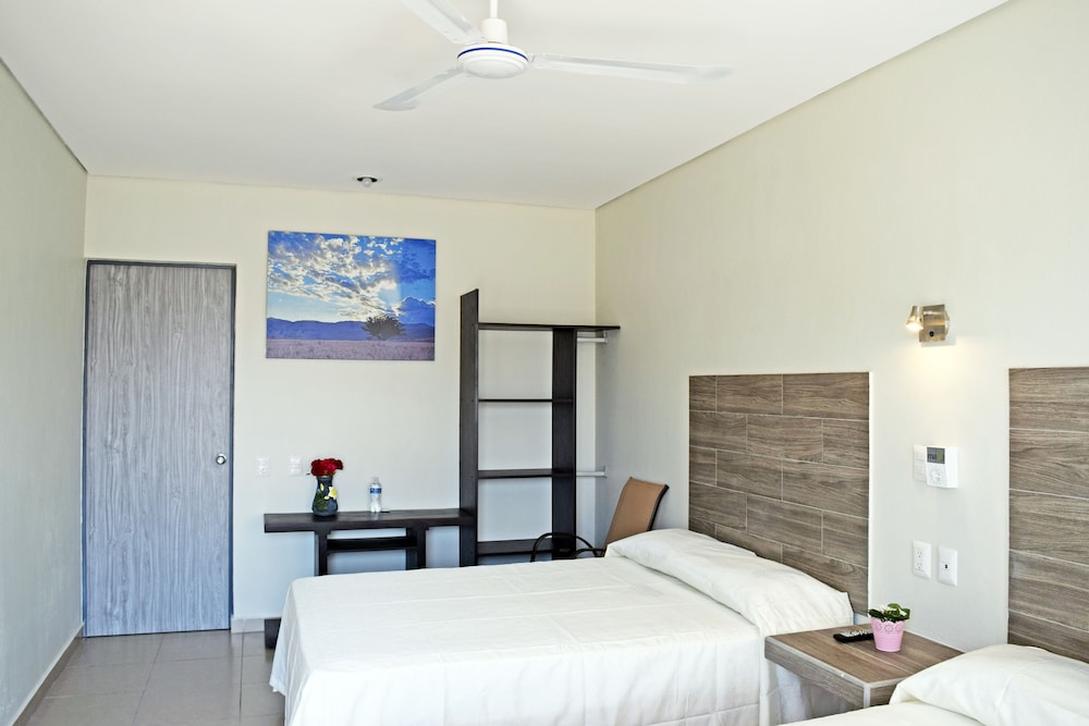 Standard Double Room, 2 Double Beds photo 3