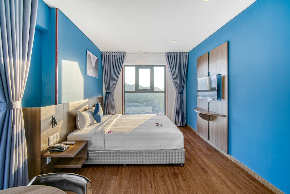 Superior Room, Mountain View