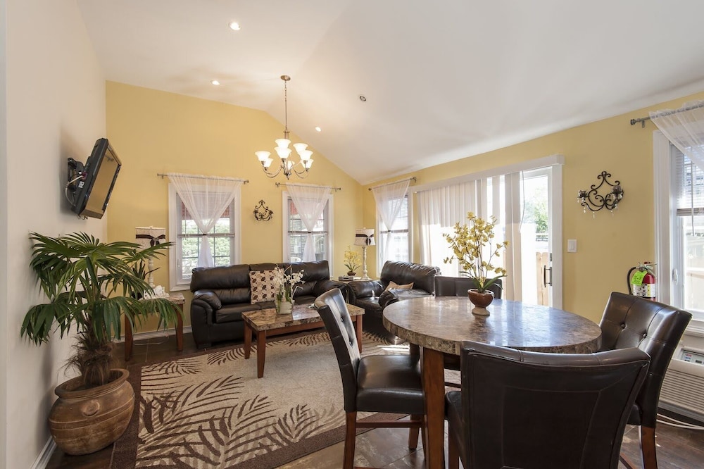 Coastal Cottage photo 3
