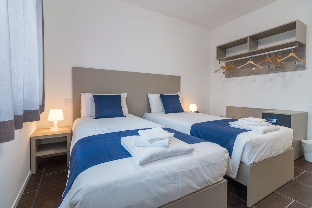 Comfort Double or Twin Room, Balcony - Photo 2