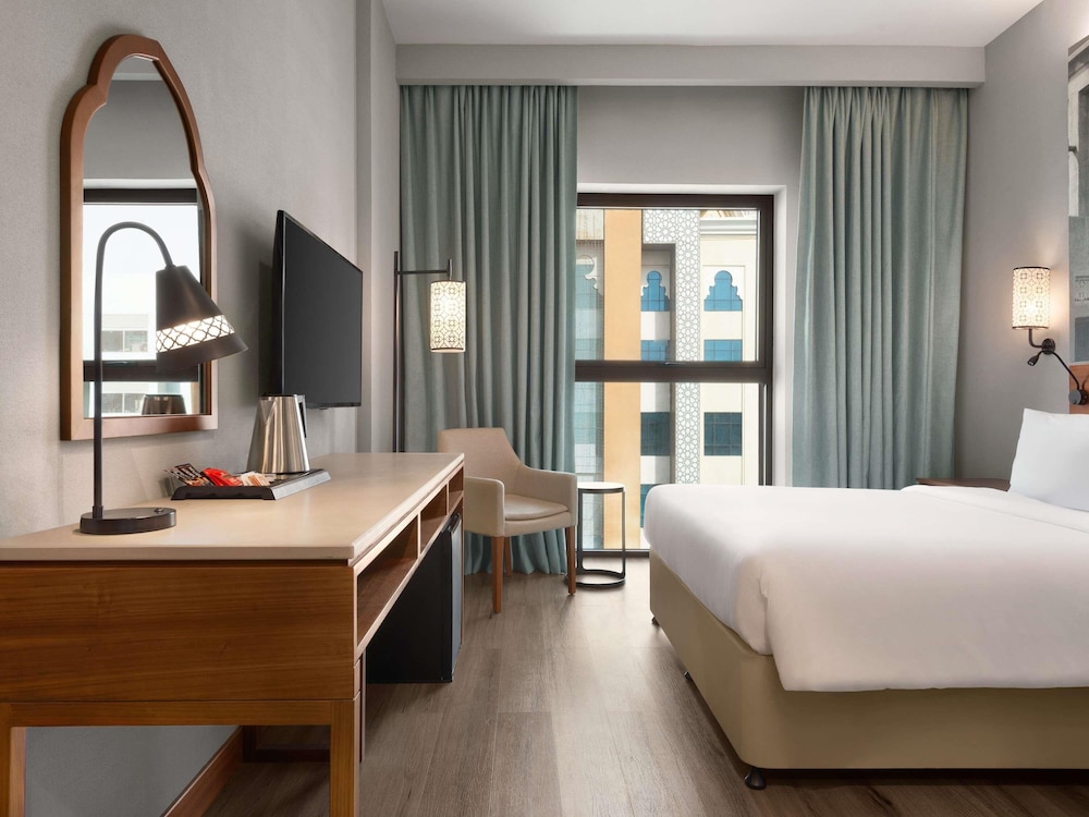 Superior Room, 1 Queen Bed photo 3